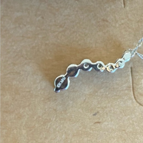 𝅺Michael Hill Jewellers 0.33 CT. T.W. Journey Diamond Necklace in 10K White Gold - Picture 7 of 7